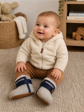 Stride Rite Carmen Wool Blend Baby Booties Gray Navy Fleece Lined Size 4M